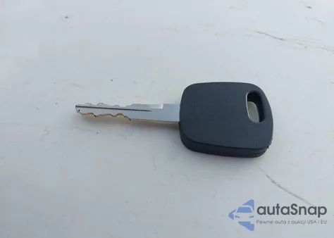 2000 Lincoln Town Car Cartier z USA, uszkodzony, nr VIN 1LNHM83W9YY774651